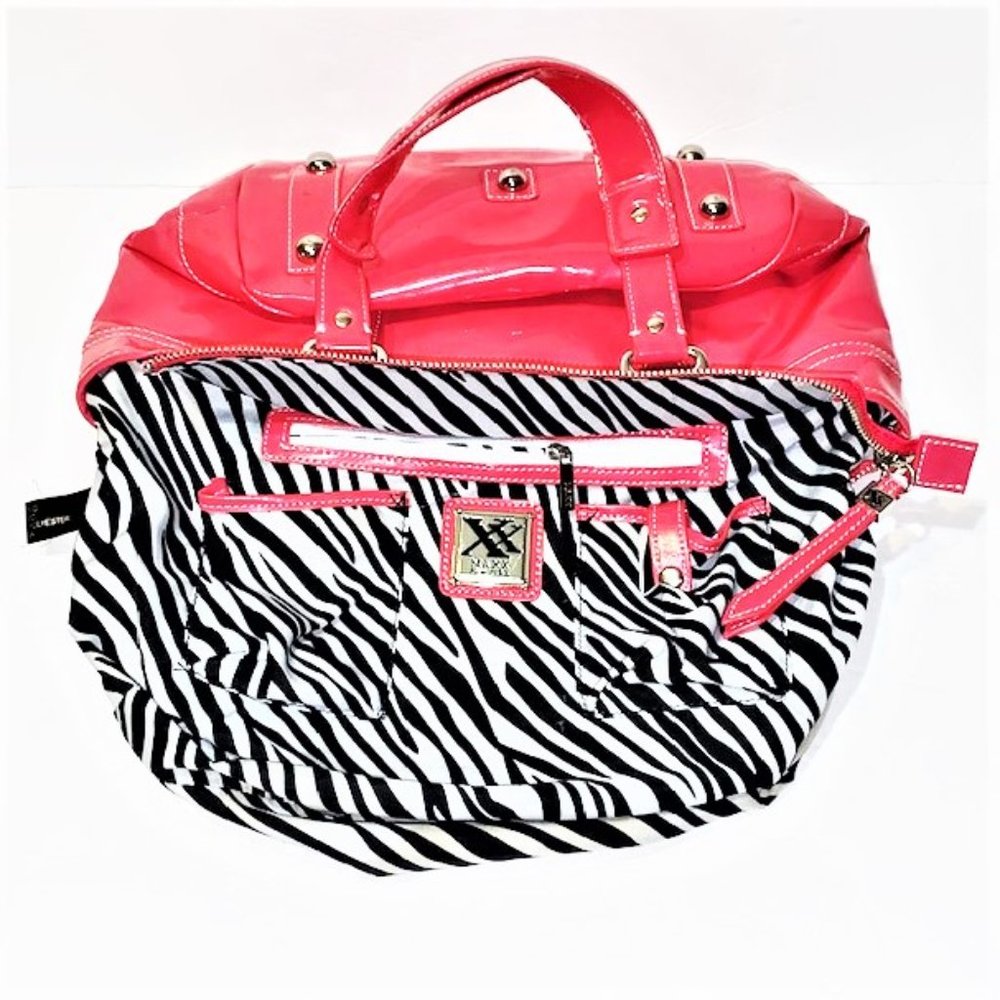 🎖️SOLD🎖️- MAXX NY Patent Leather Hobo Bag - Picture 11 of 12